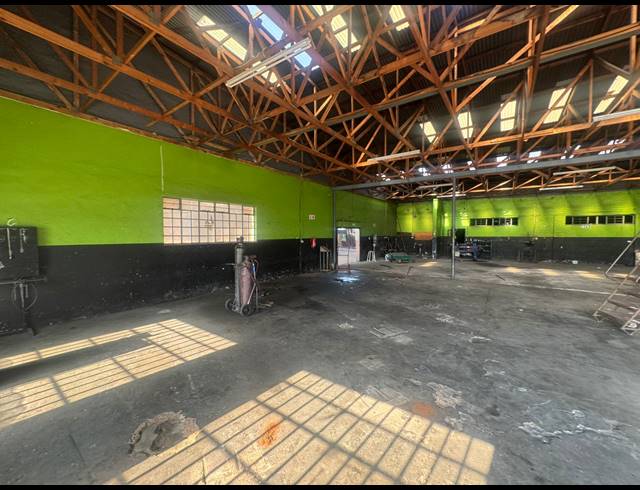 1,300M² WAREHOUSE TO LET IN HERMANSTAD
